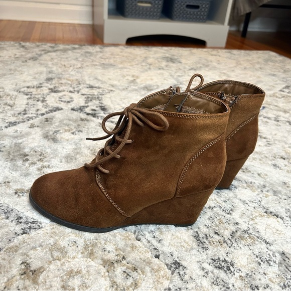 American Rag Brown Lace Up Baylie Wedge Faux Suede Ankle Bootie - Picture 2 of 9